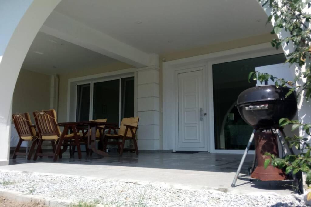 Marigeo Garden House Villa ปาเลออน ซิฟลิคิออน ภายนอก รูปภาพ